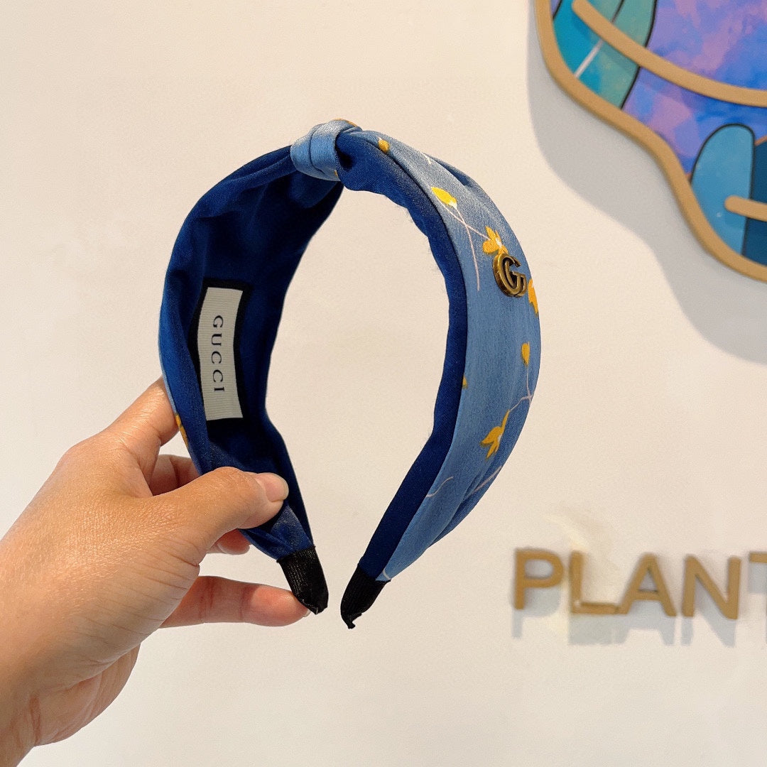 HAIRBAND WITH FLOWER PRINT IN CORNFLOWER BLUE SILK 398862