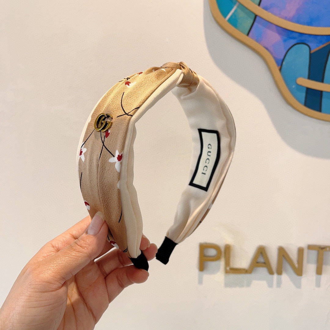 HAIRBAND WITH FLOWER PRINT IN DESERT BROWN SILK 398864