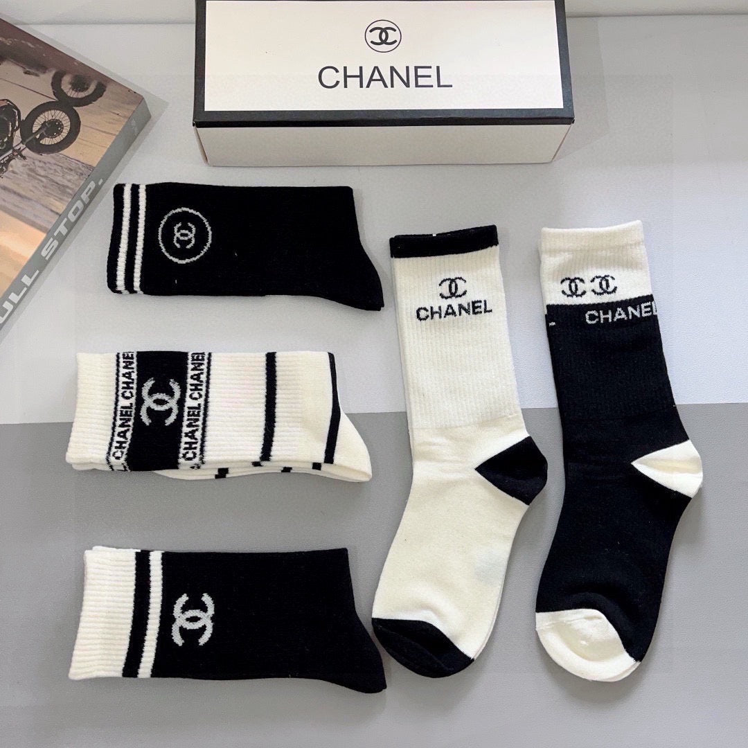 CHANEL 26S CREW SOCKS 408685 (1 BOX)
