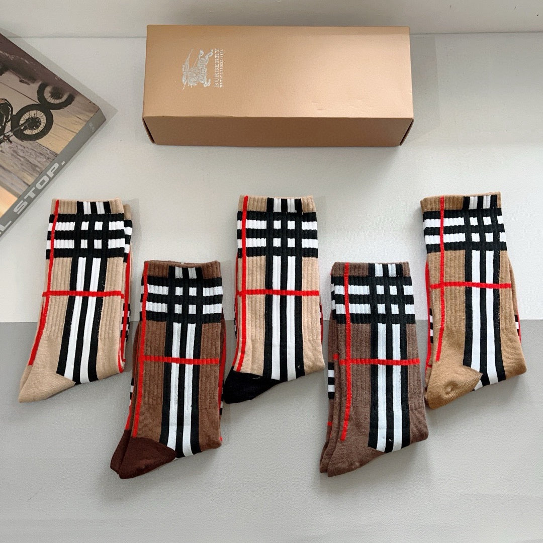 BURBERRY 26S CREW SOCKS 390524 (1 BOX)
