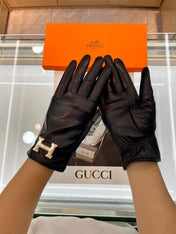 TOUCHSCREEN GLOVES IN BLACK LAMBSKIN WITH CASHMERE LINING