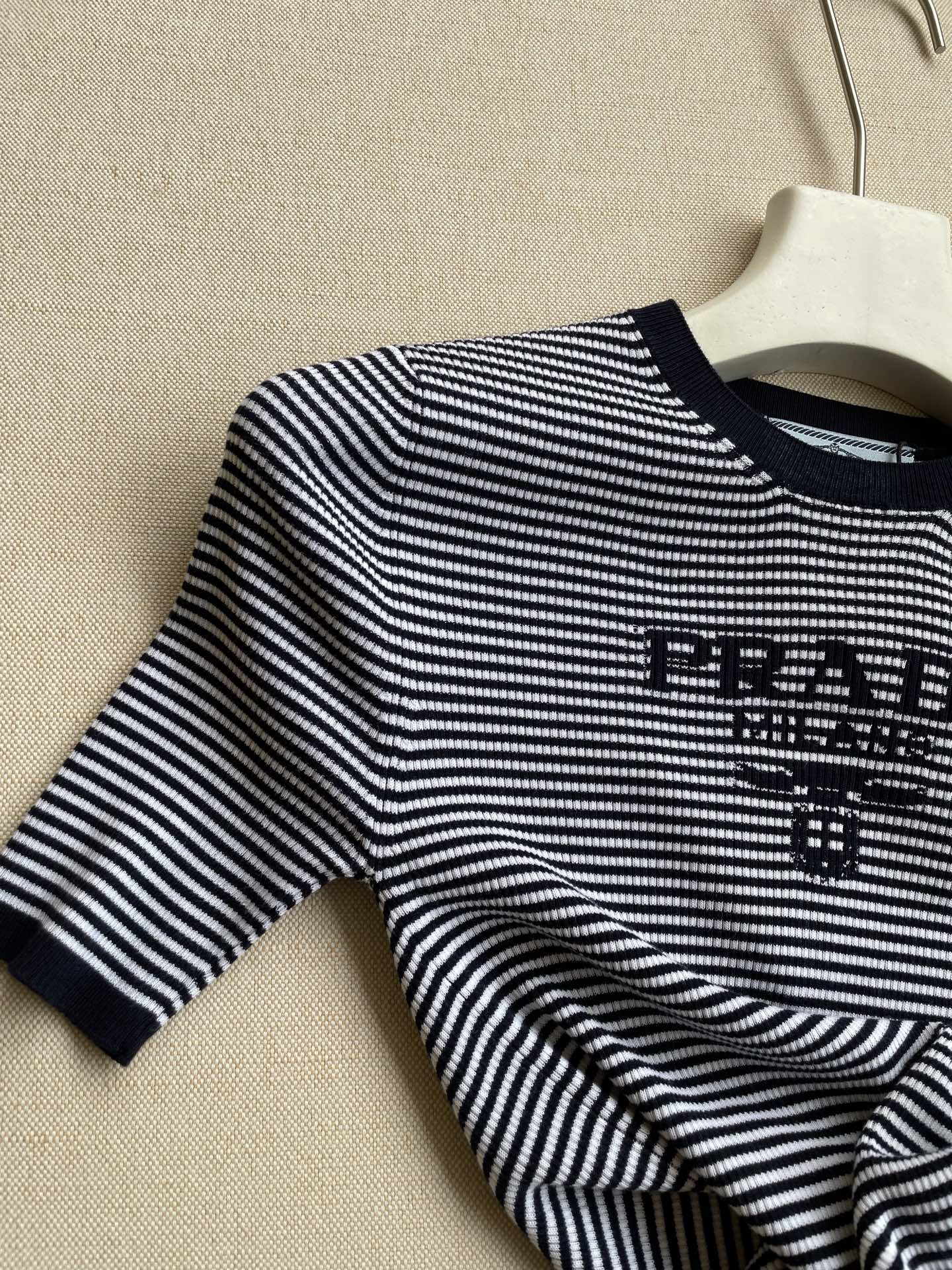 PRADA 26S SHORT-SLEEVE KNIT TOP 1003