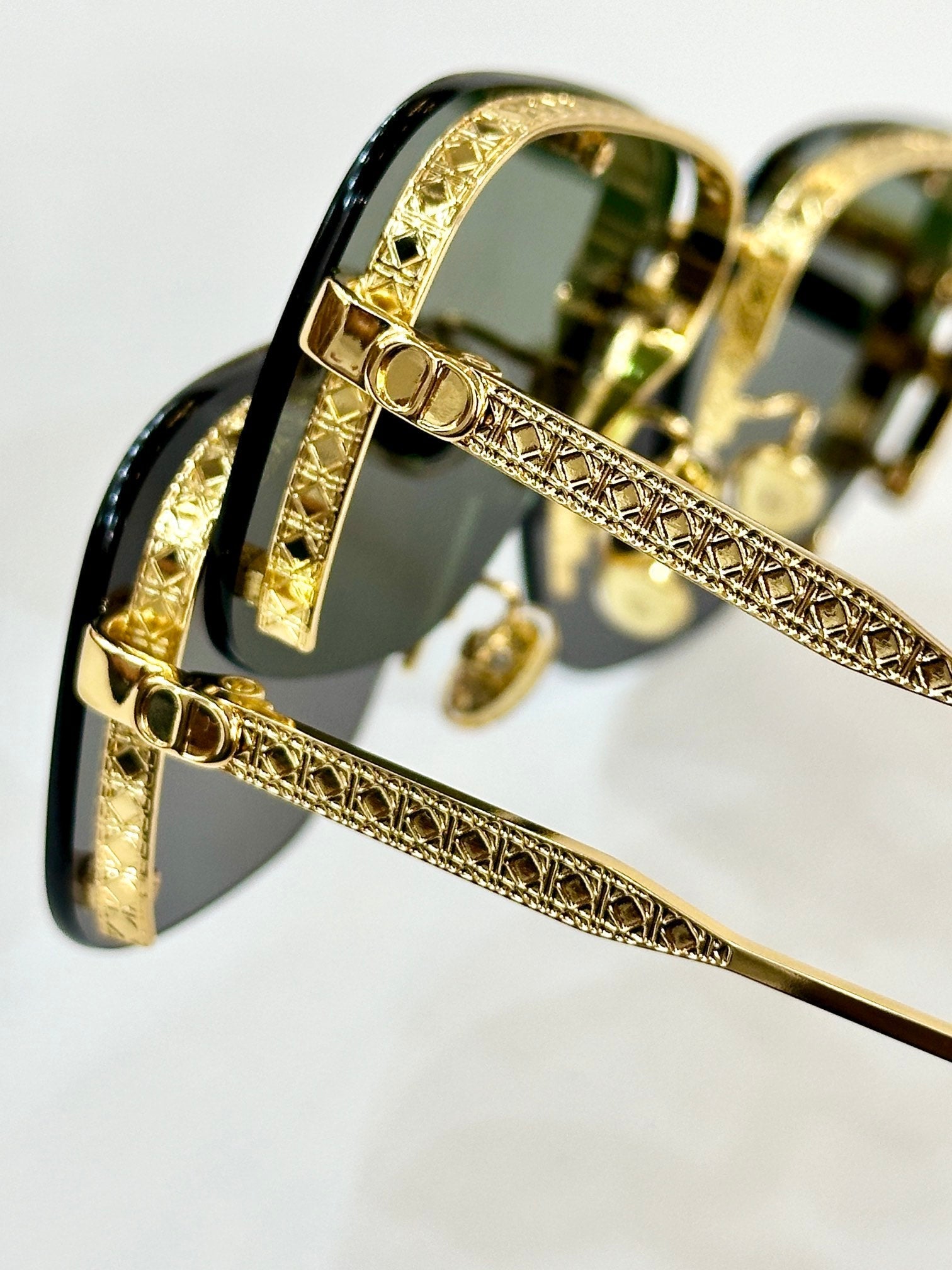 MONTAIGNE SUNGLASS NEODIOR A4U IN METAL