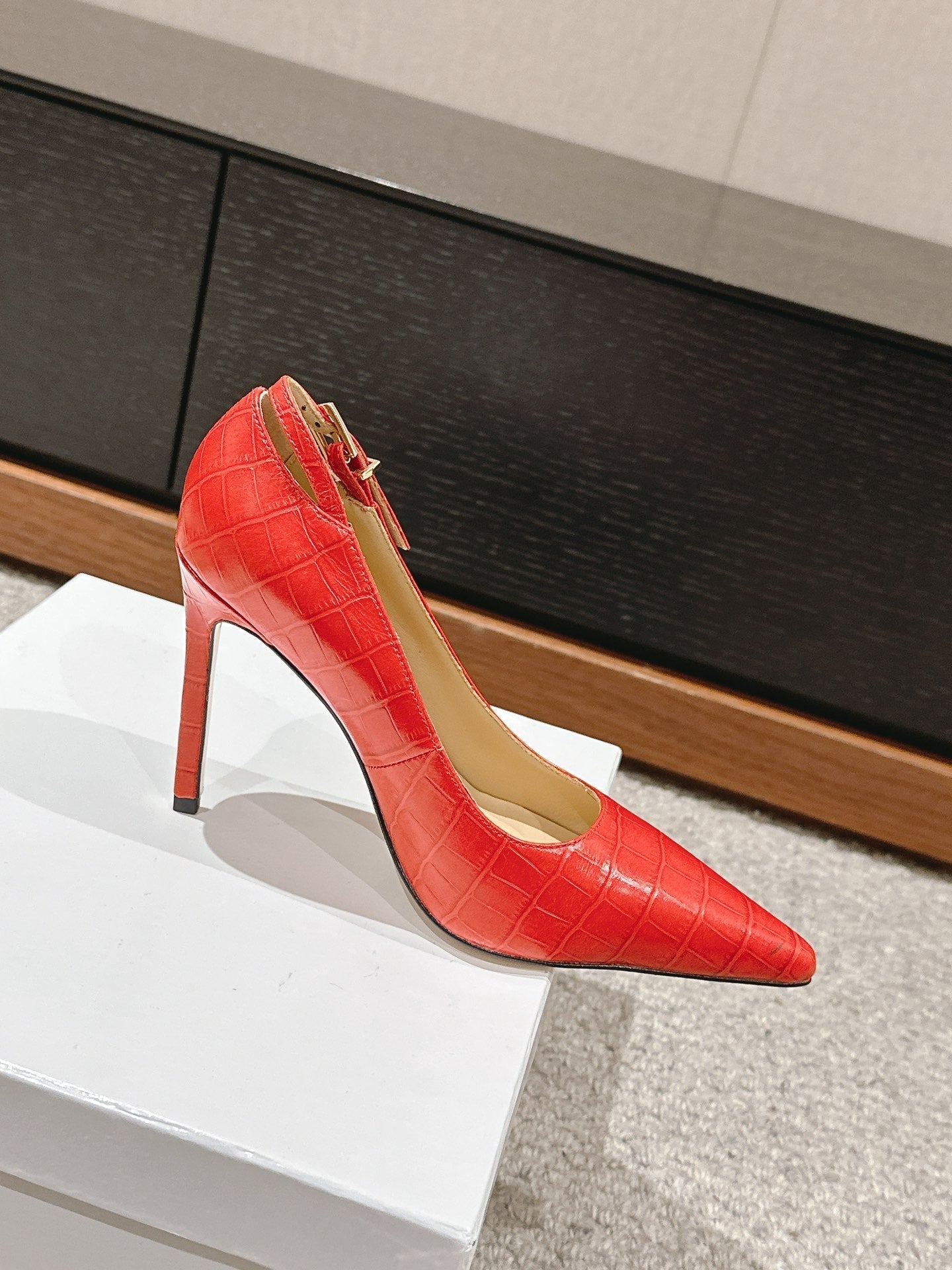 STAMPED CROCODILE LEATHER ANGELINA PUMP CHERRY RED