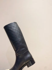 CC HIGH BOOTS IN BLACK QUILTED CALFSKIN