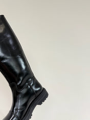 D-TOWN BOOTS IN BLACK PATENT CALFSKIN