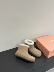 ANKLE BOOTS IN DESERT BROWN SUEDE AND FLEECE LINING