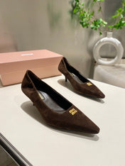 POINTED-TOE MID HEEL PUMPS IN CHOCOLATE SUEDE