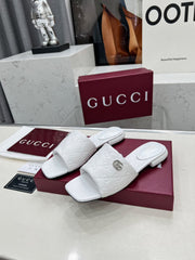 GG CASUAL SLIPPERS IN WHITE CALFSKIN LOGO EMBOSSING