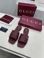 GG CASUAL SLIPPERS IN BURGUNDY RED CALFSKIN LOGO EMBOSSING