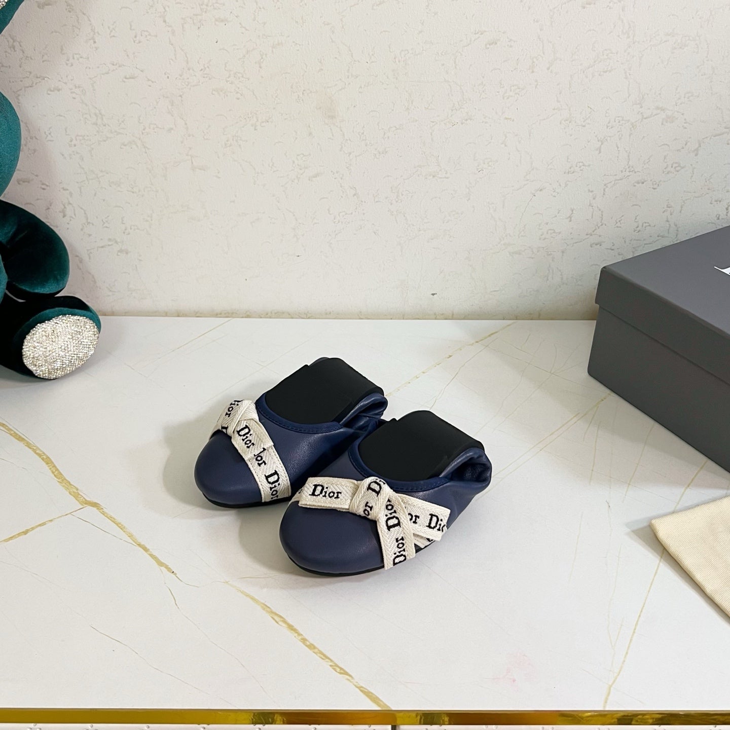 DIOR 26S BOW BALLET FLATS IN NAVY BLUE CALFSKIN