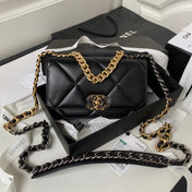 19 WOC 19CM BLACK LAMBSKIN GOLD HARDWARE