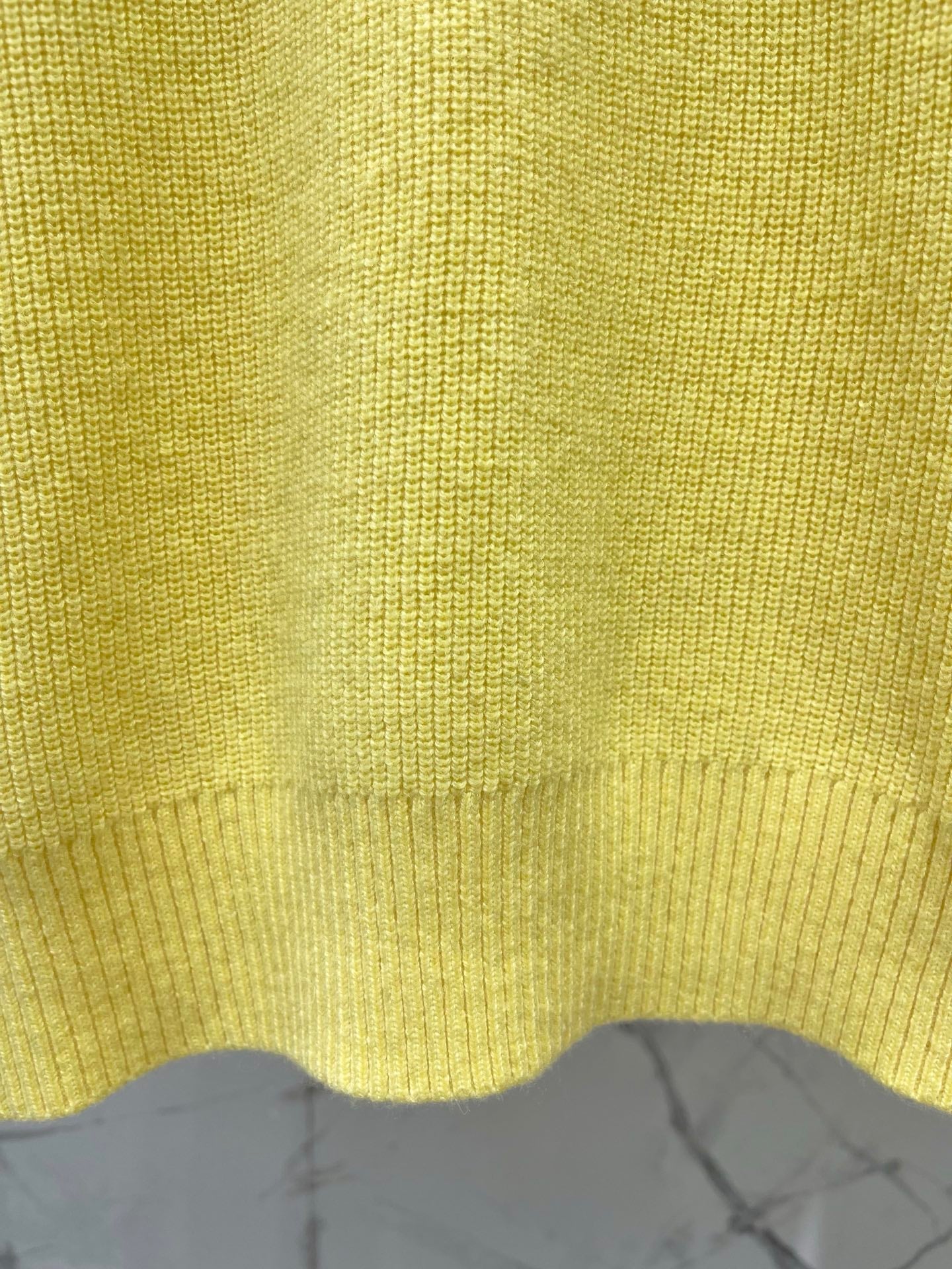 LOEWE 26S V-NECK KNITTED SWEATER 555