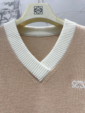 LOEWE 26S V-NECK KNITTED SWEATER 554