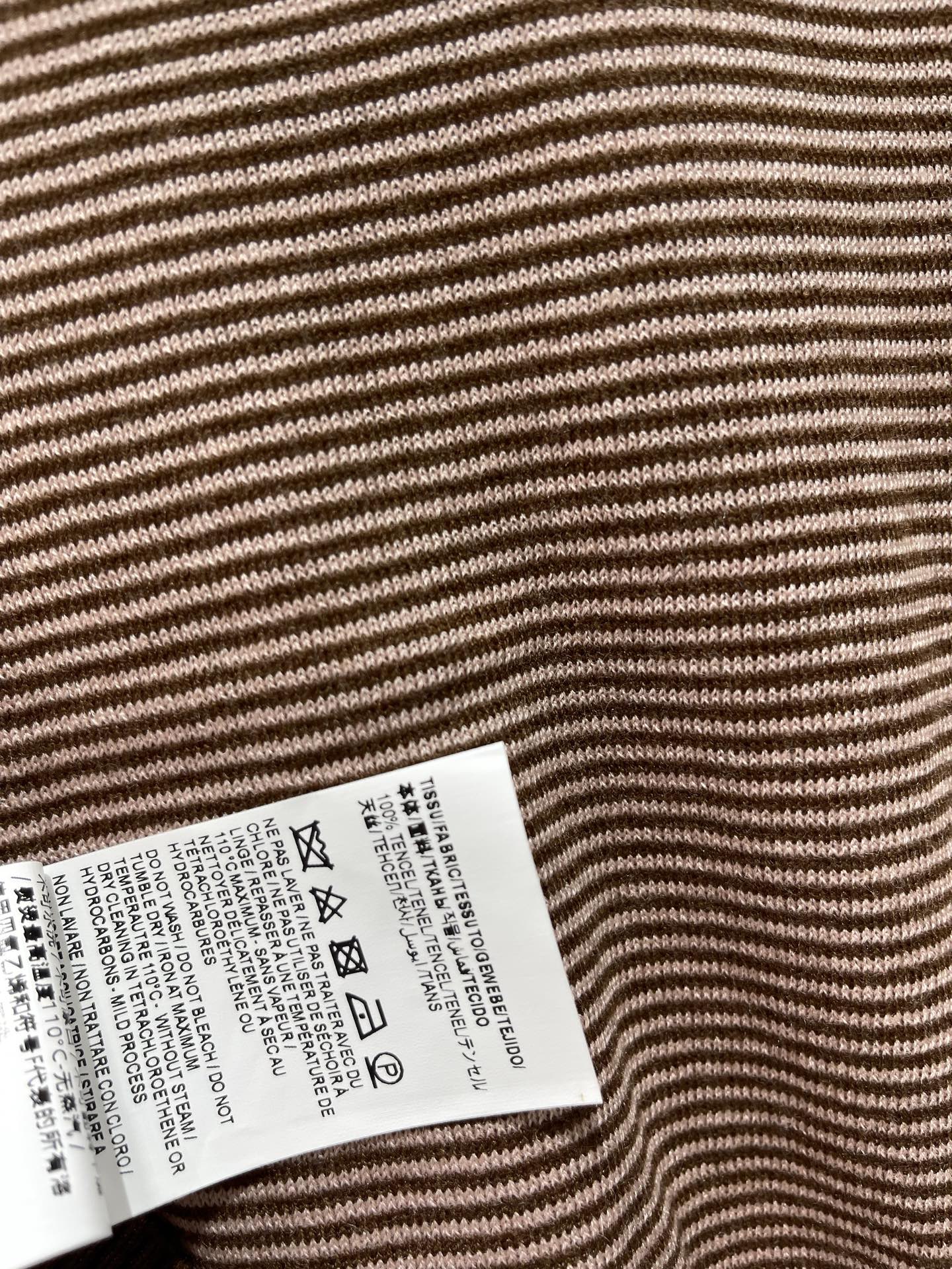 YSL 26S SHORT-SLEEVE MOCK NECK KNIT TOP 488