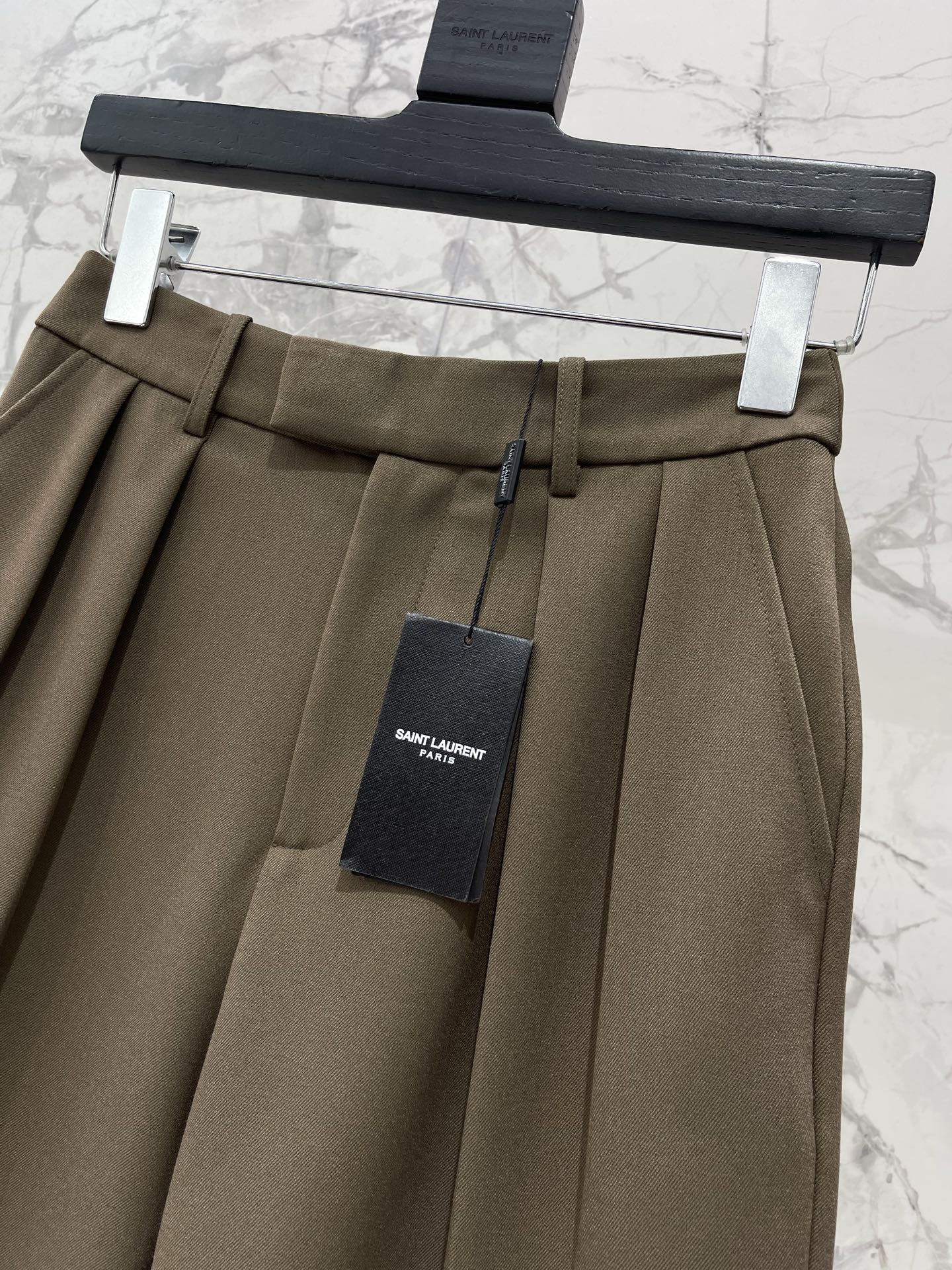 YSL 26S PLEATED BERMUDA SHORTS 455