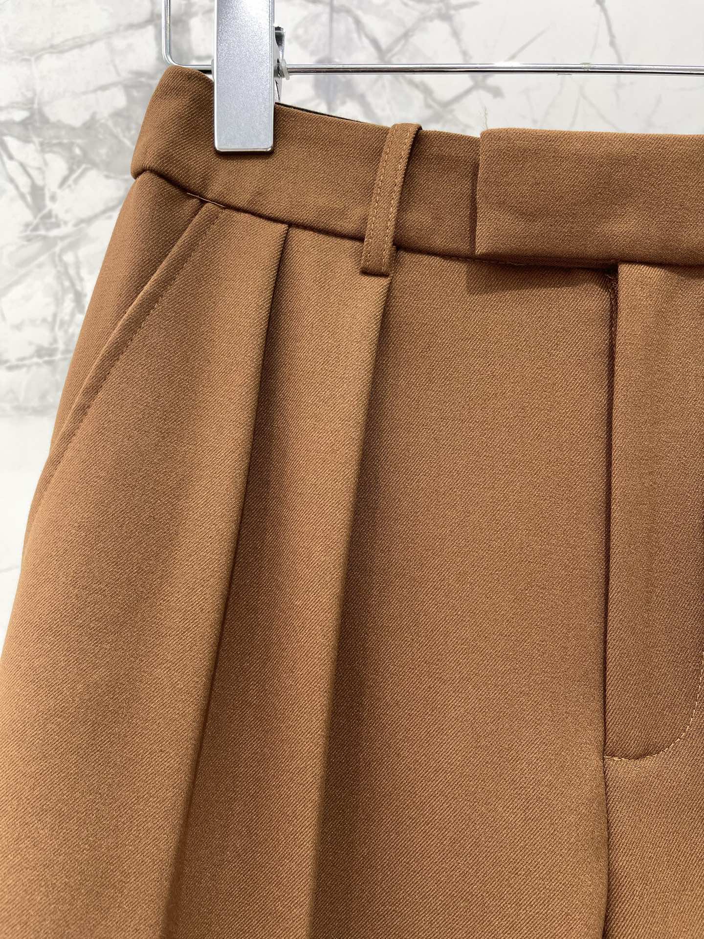 YSL 26S PLEATED BERMUDA SHORTS 456