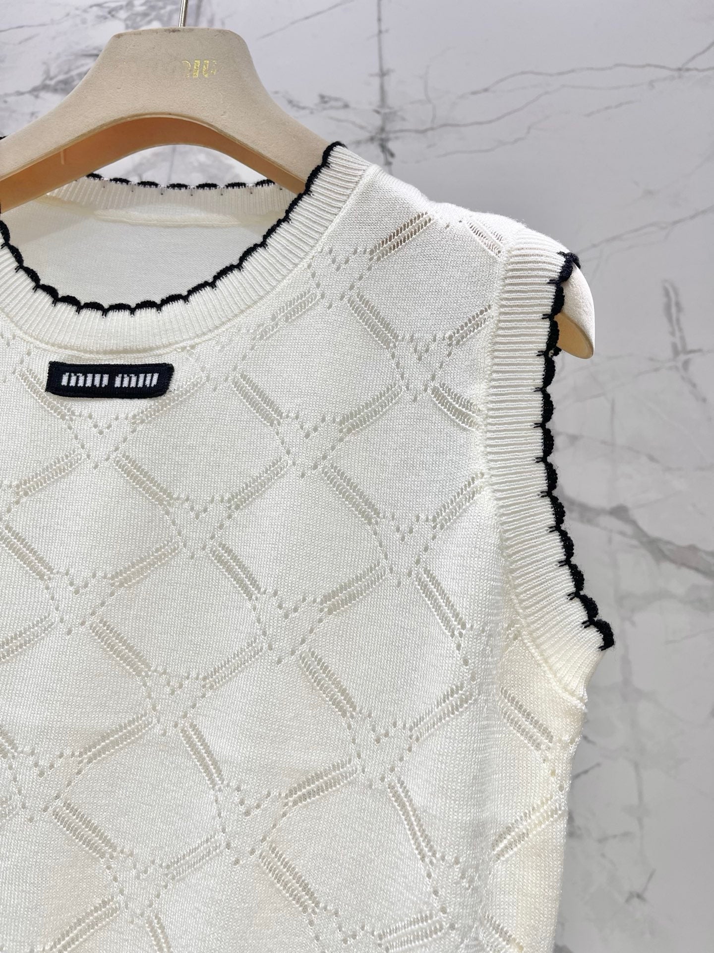 MIUMIU 26S SLEEVELESS KNIT TOP 1438