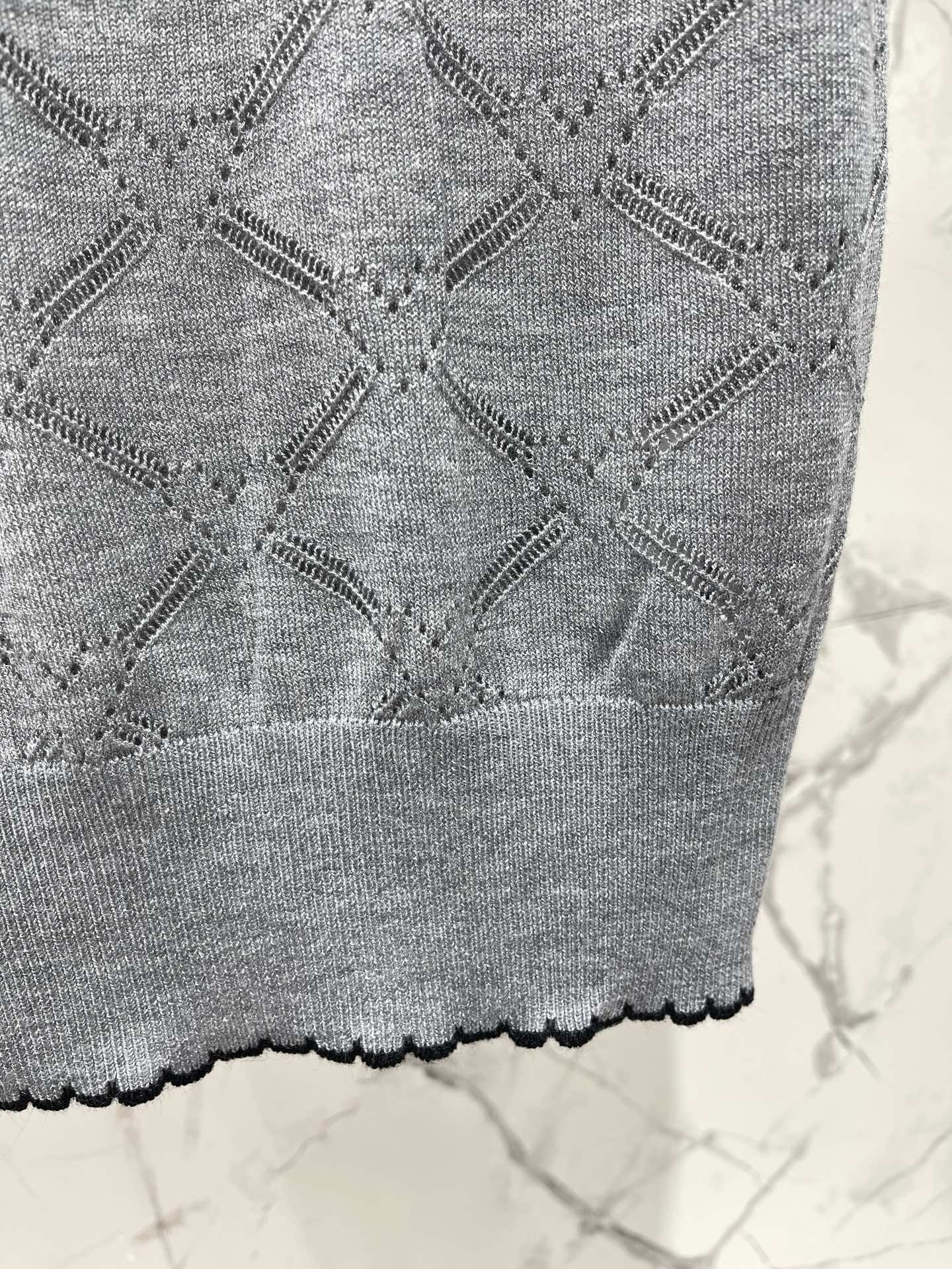 MIUMIU 26S SLEEVELESS KNIT TOP 1435