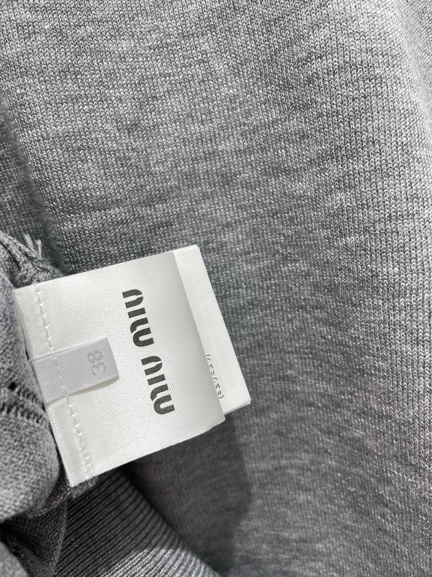 MIUMIU 26S SLEEVELESS KNIT TOP 1435