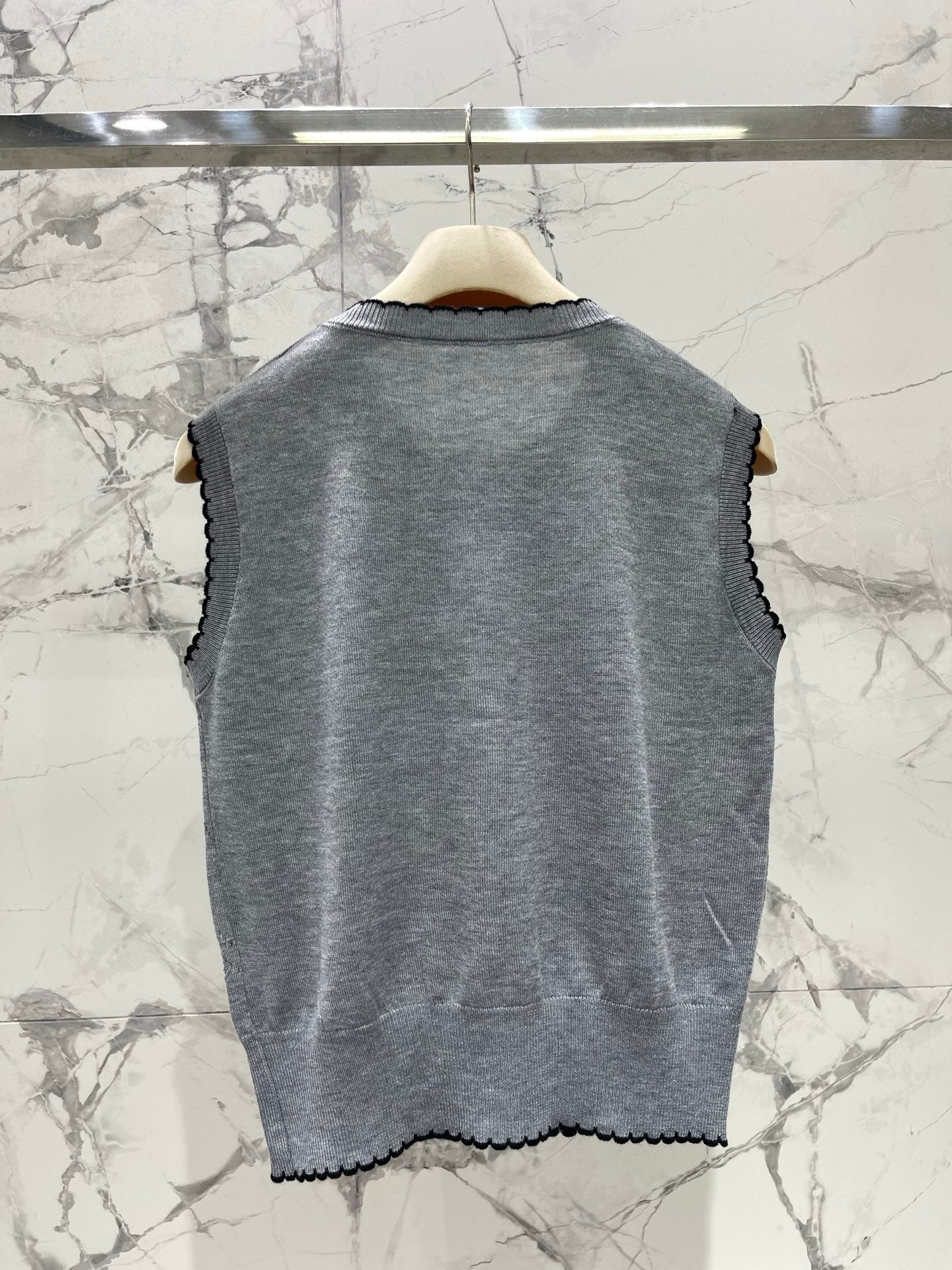 MIUMIU 26S SLEEVELESS KNIT TOP 1435
