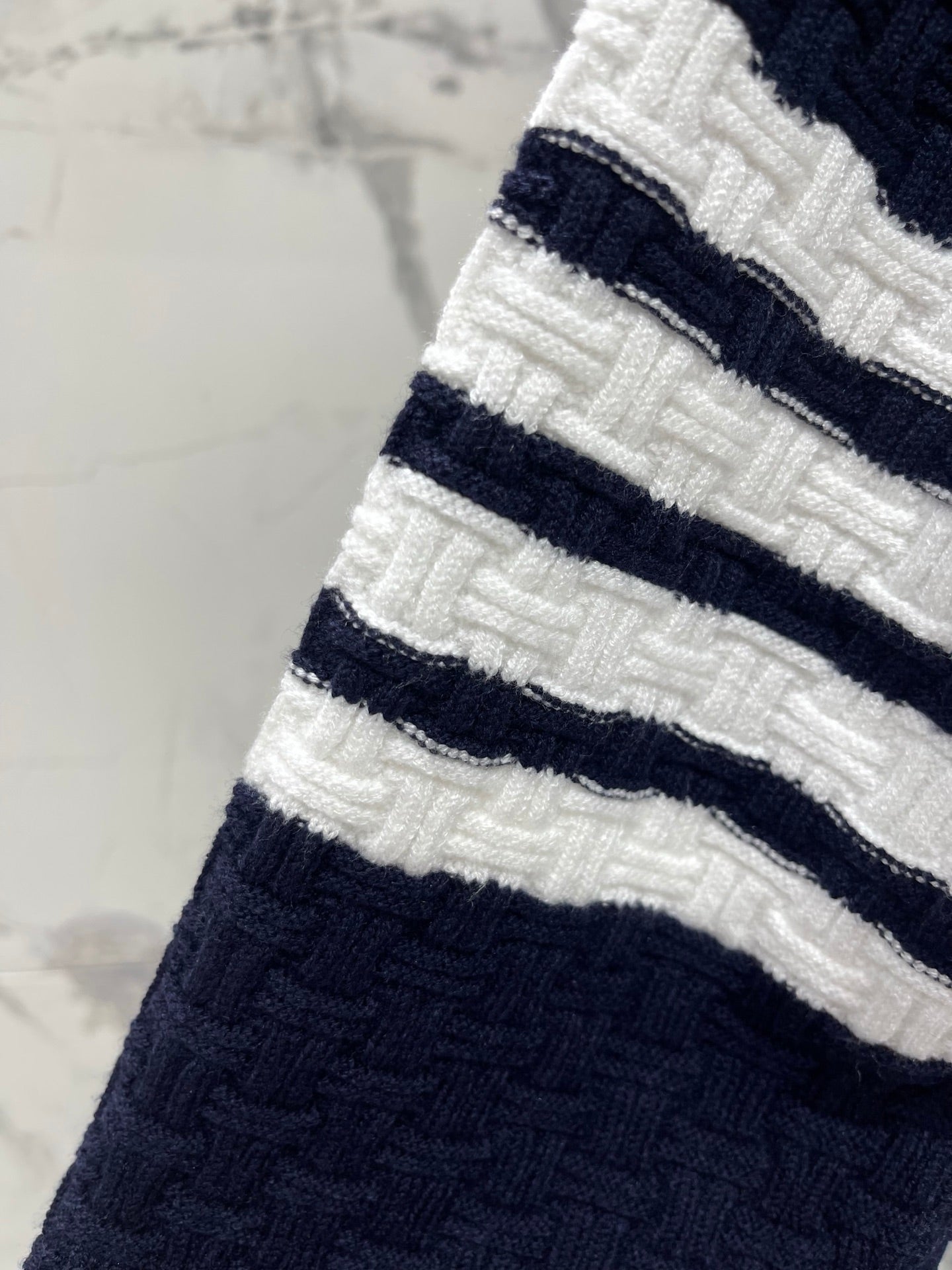 THOM 26S V-NECK KNIT CARDIGAN 385