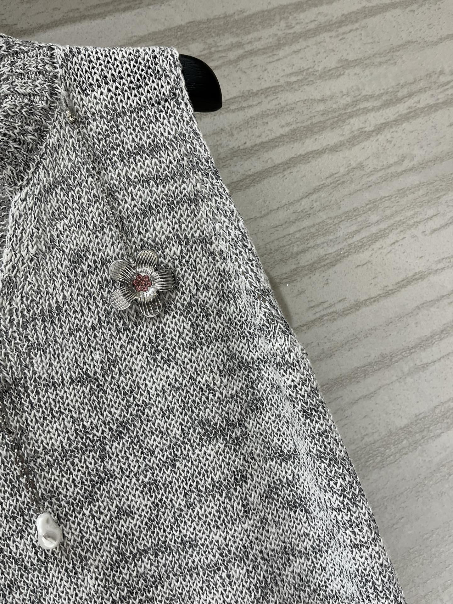 PRADA 26S SLEEVELESS KNIT VEST 1186