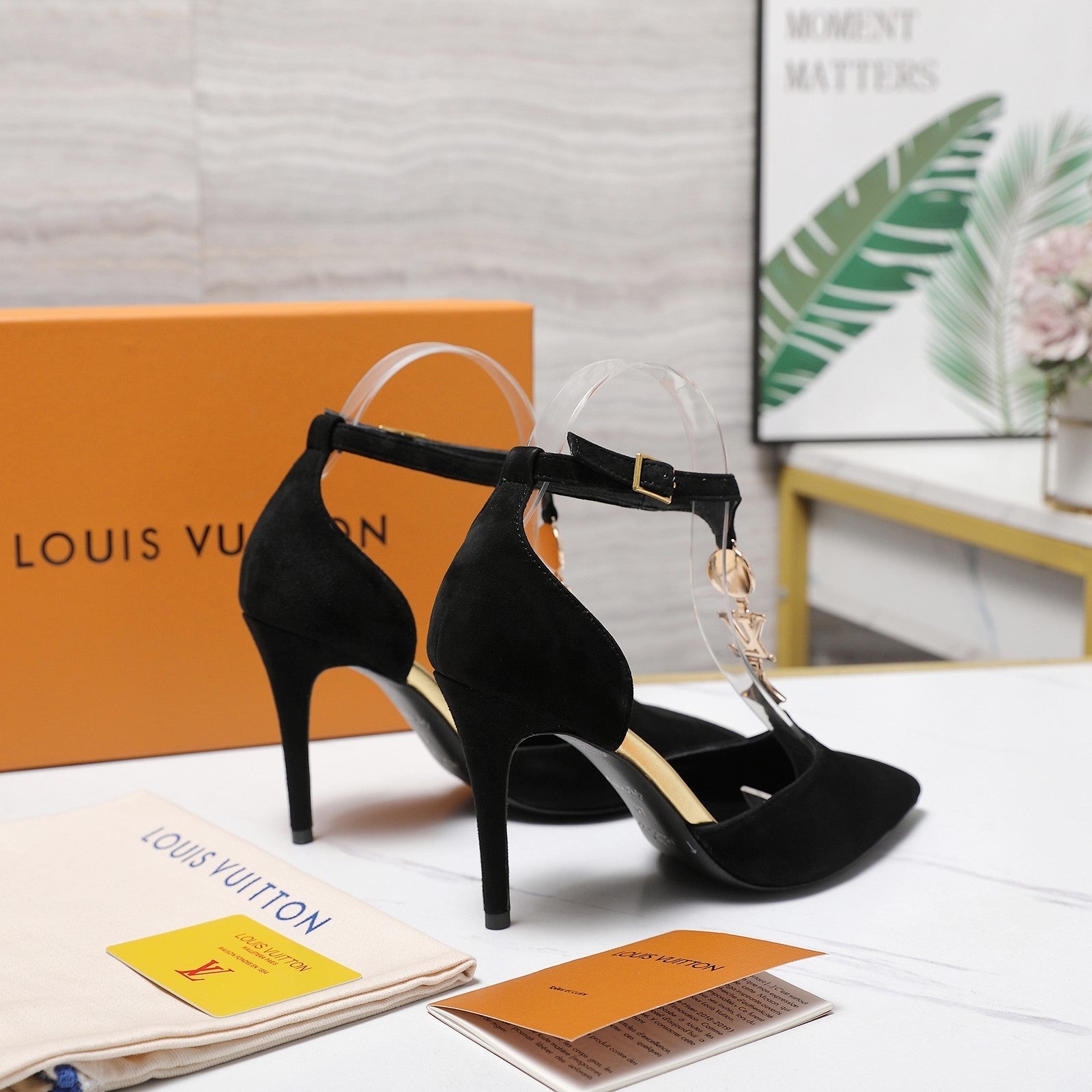 LV 26S POINTED TOE T-STRAP PUMPS 95MM IN BLACK SUEDE GOLD HARDWARE