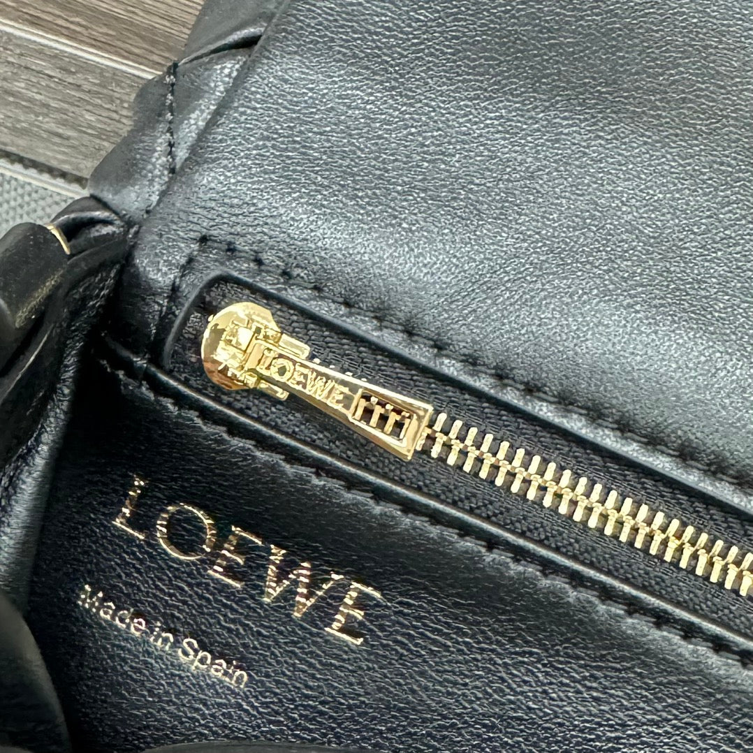 LOE 20 PUFFER GOYA BAG IN BLACK NAPPA LAMBSKIN