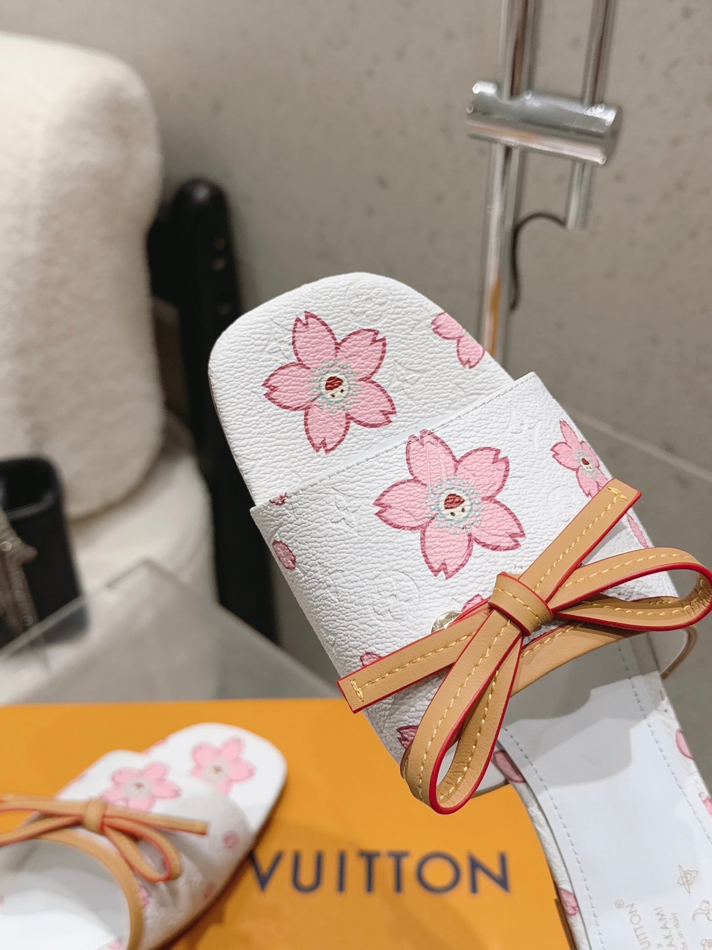LV 26S FLAT SLIDES IN WHITE CANVAS WITH PINK BLOSSOM PRINT