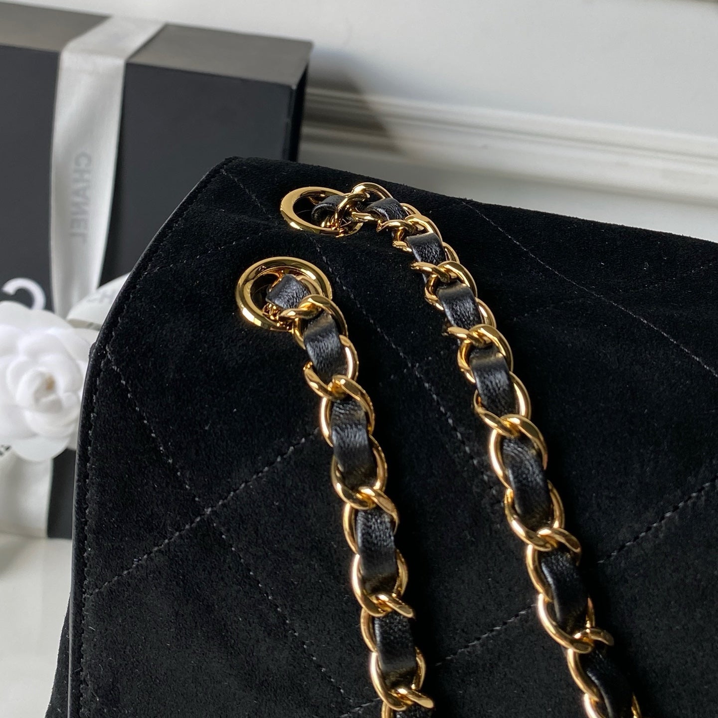 CHANEL 26S CLASSIC FLAP MEDIUM 39 IN BLACK QUILTED SUEDE AND CALFSKIN GOLD HARDWARE