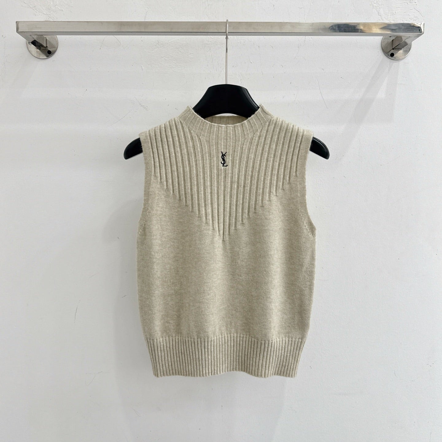 YSL 26S SLEEVELESS MOCK NECK KNIT TOP 492