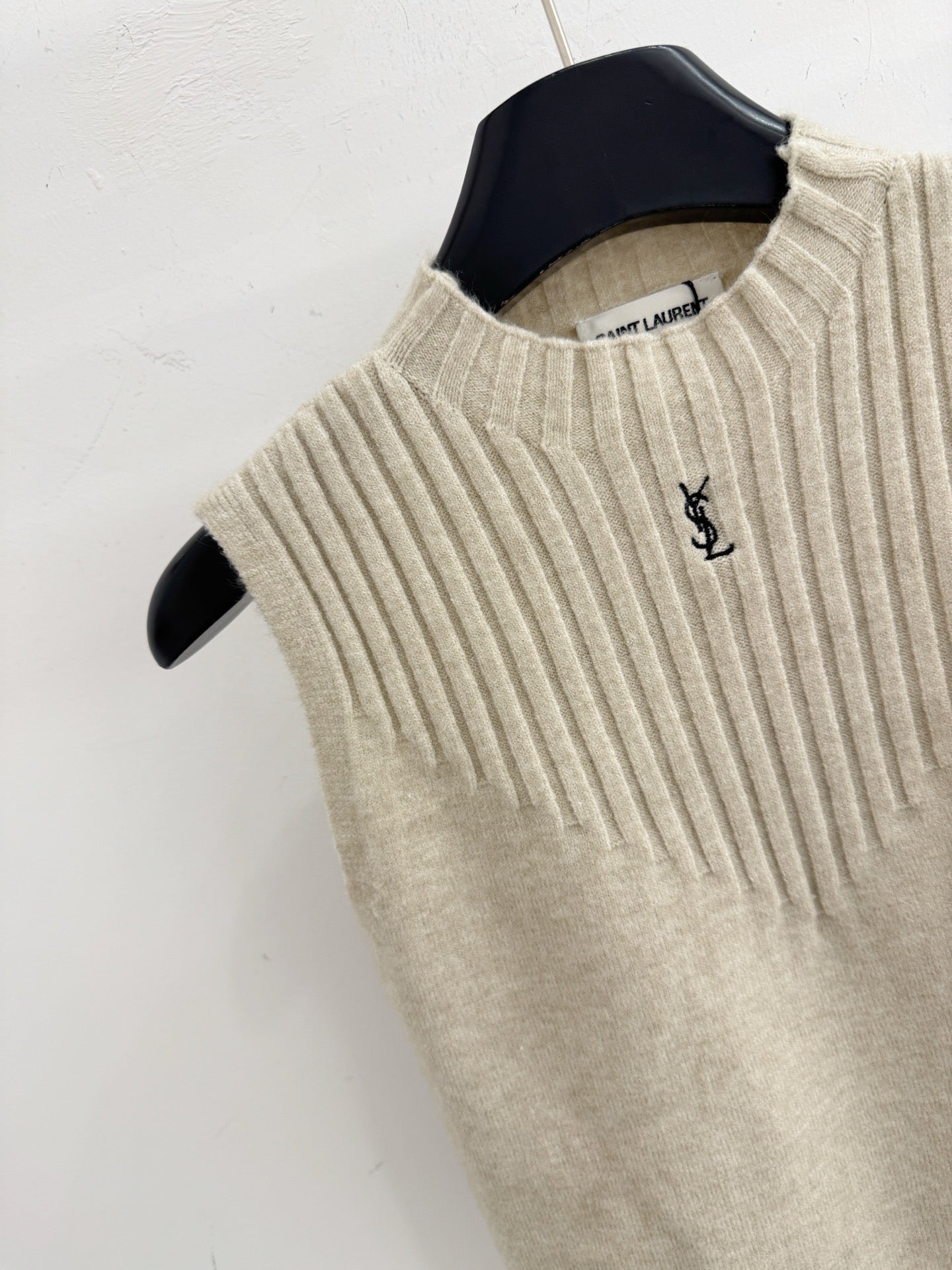 YSL 26S SLEEVELESS MOCK NECK KNIT TOP 492