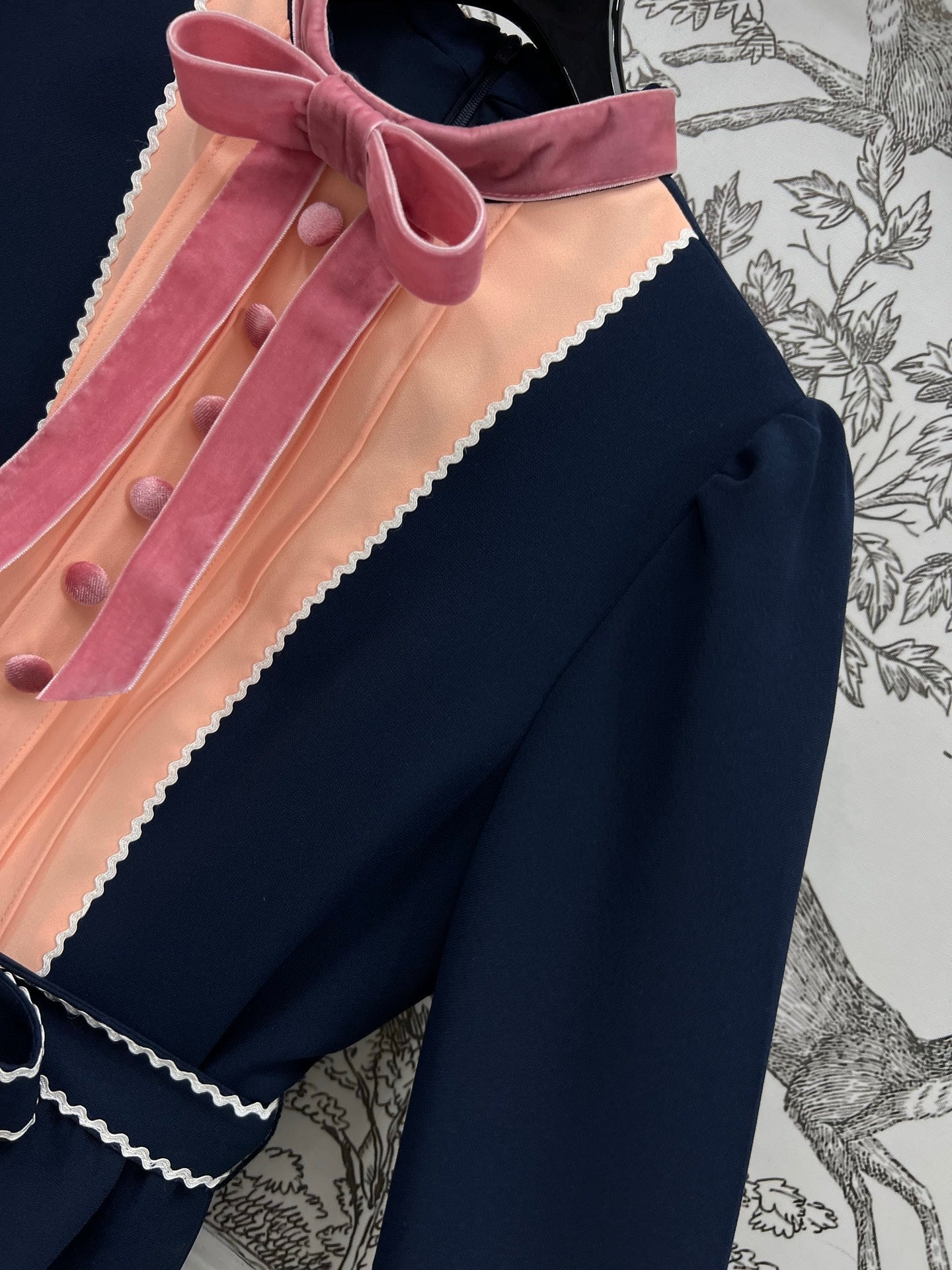 VALENTINO LONG-SLEEVE PUSSY-BOW DRESS 274583