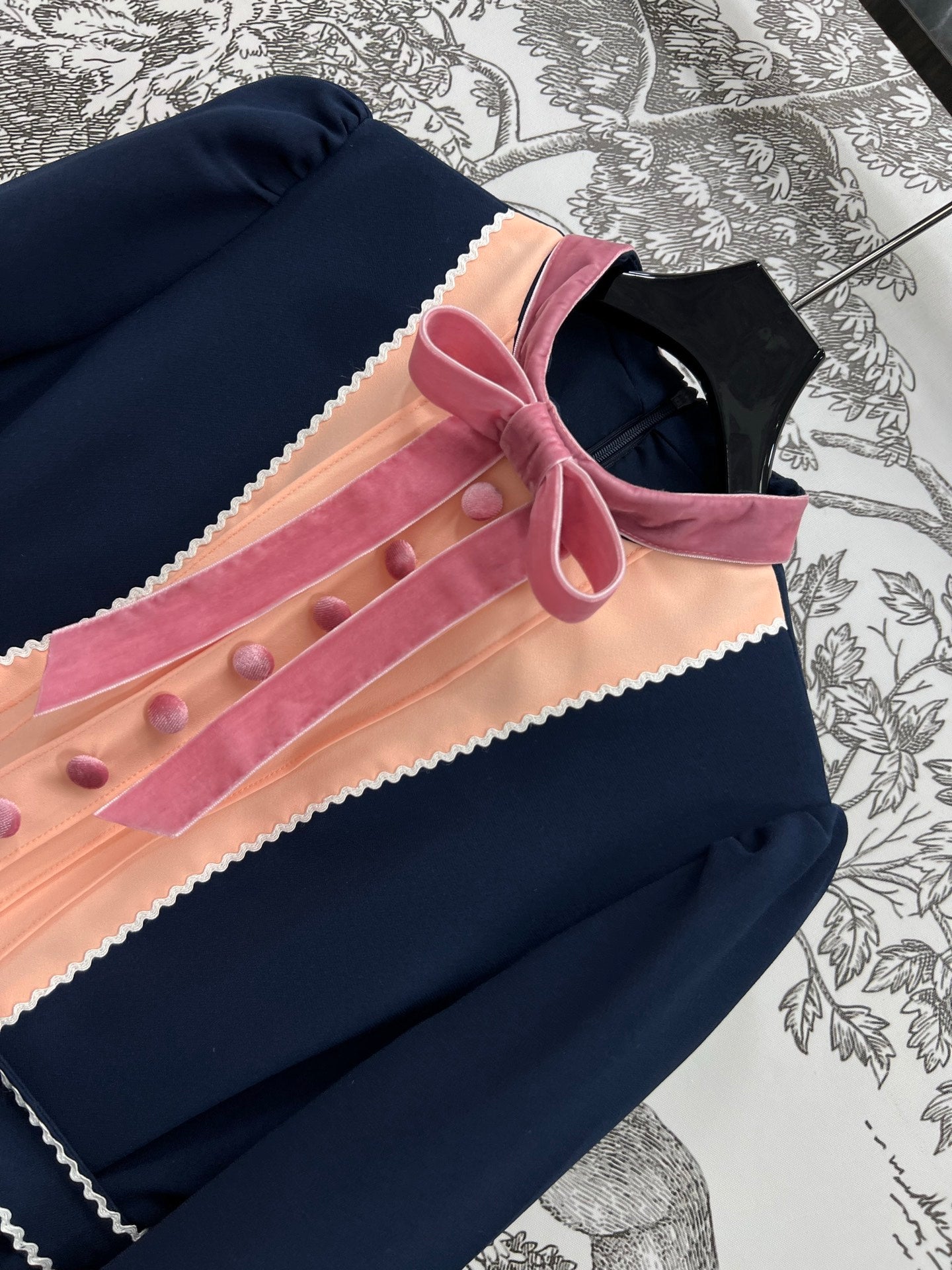 VALENTINO LONG-SLEEVE PUSSY-BOW DRESS 274583