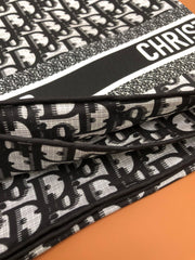 DIOR SCARF 90 IN SILK 704589