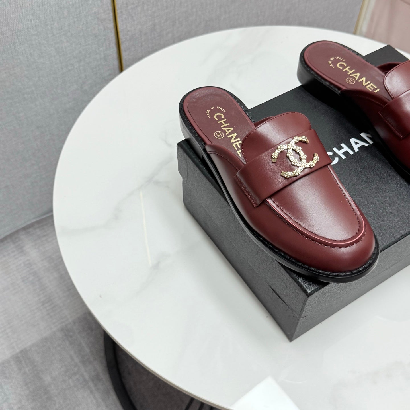CC FLAT MULE 25S IN DARK RED CALFSKIN STYLE 10