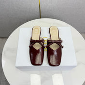 DIOR 26S PEARL-ACCENT BOW FLAT MULES IN DARK RED GLOSSY CALFSKIN
