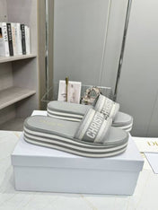 CD DWAY PLATFORM SLIDE IN GRAY AND WHITE COTTON STRIPED SOLE