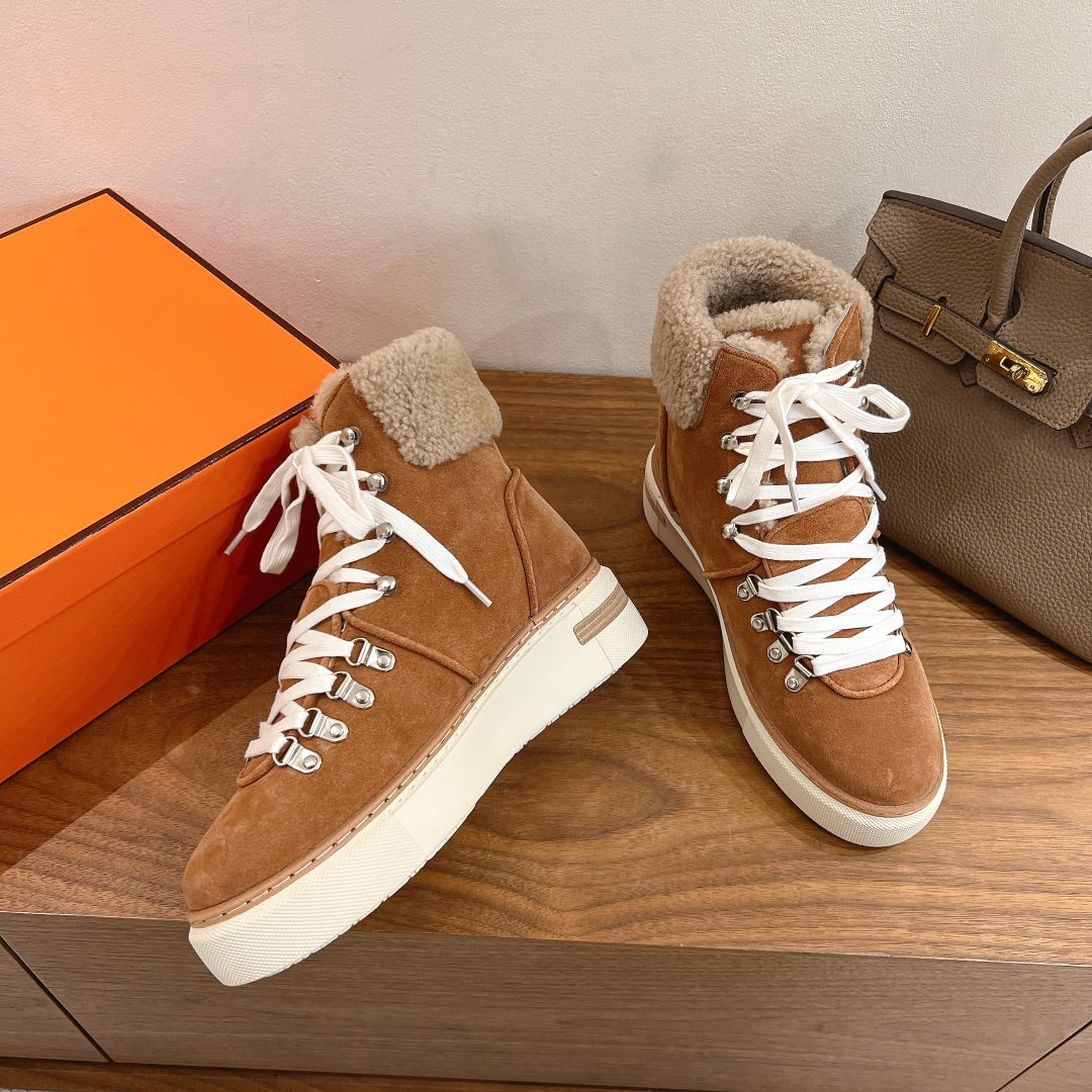 HM 26S SHEARLING HIKING BOOTS IN BROWN SUEDE