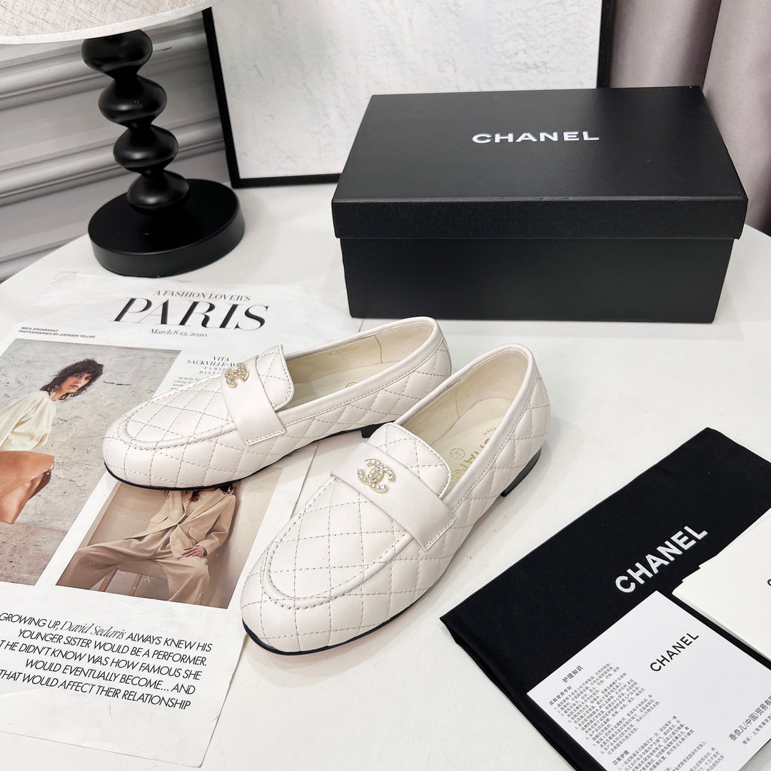 CHANEL 25S LOAFER DANCE SHOES IN WHITE CALFSKIN GOLD HARDWRE