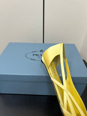 CUT-OUT BALLERINAS IN LIGHT YELLOW SATIN