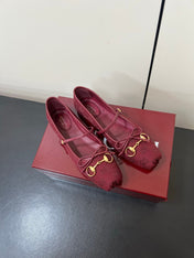 GG MARY JANE 25S IN DARK RED CANVAS WITH GOLD HARDWARE