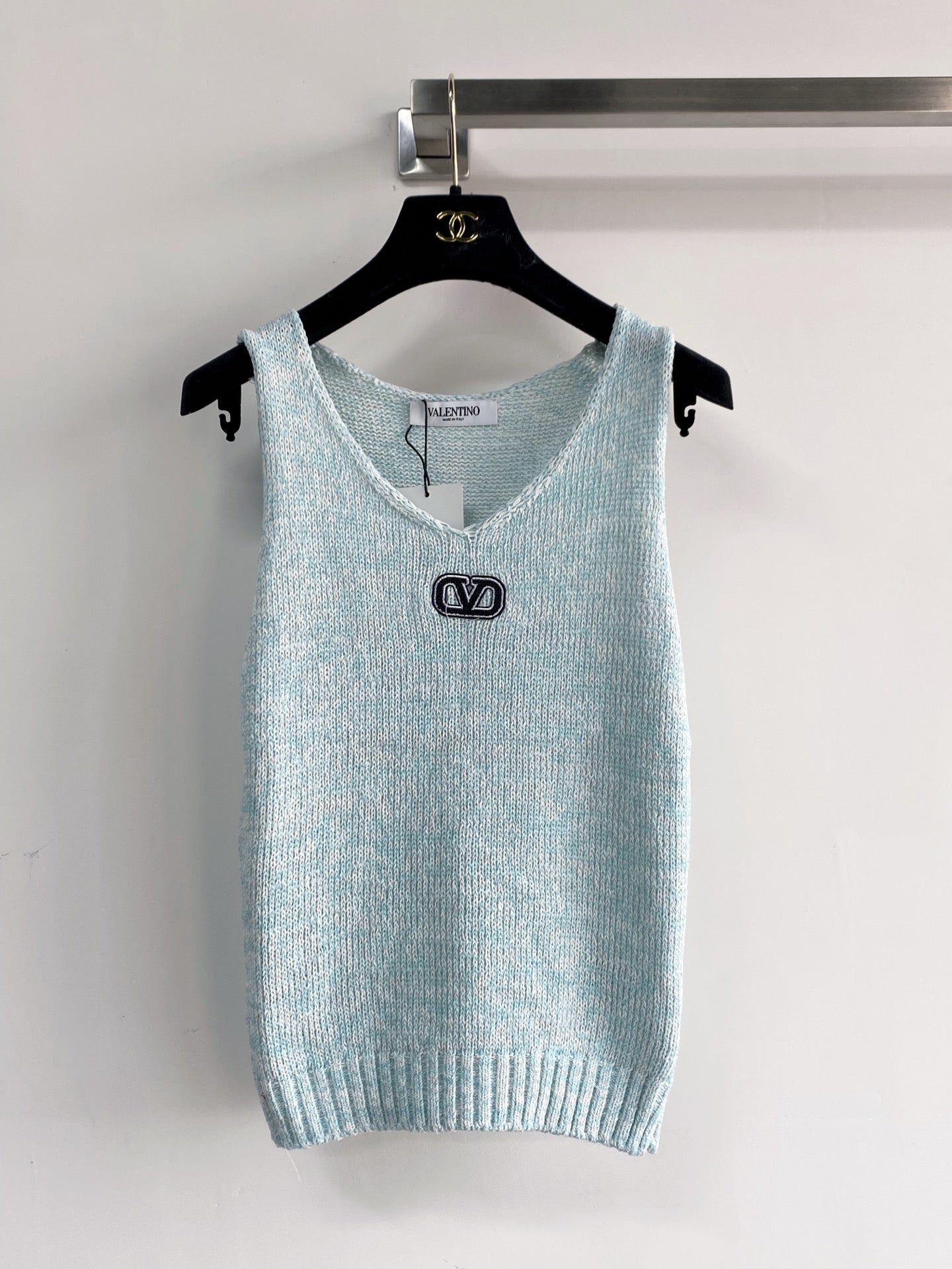 VALENTINO 26S SLEEVELESS SWEATER STYLE 111
