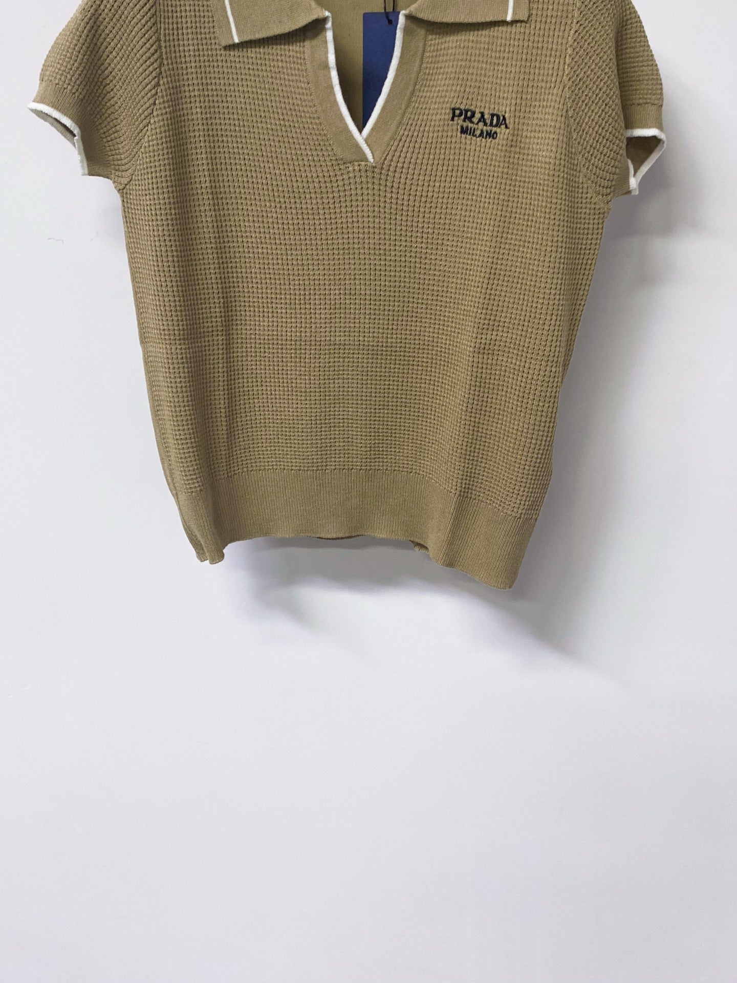PRADA 26S SHORT-SLEEVE KNIT TOP STYLE 947
