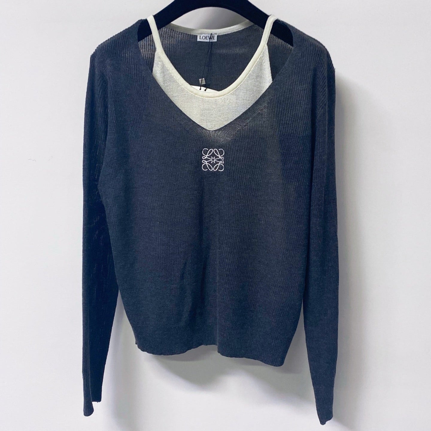LOEWE 26S LAYERED V-NECK KNITTED SWEATER 567
