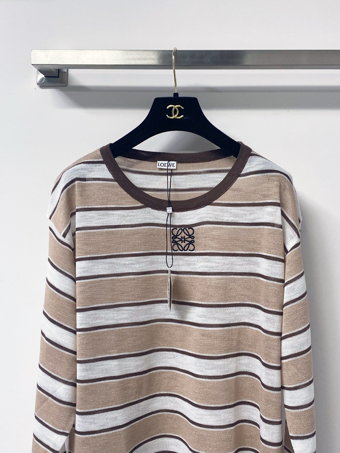 LOEWE 26S STRIPED LIGHTWEIGHT KNITTED SWEATER 570