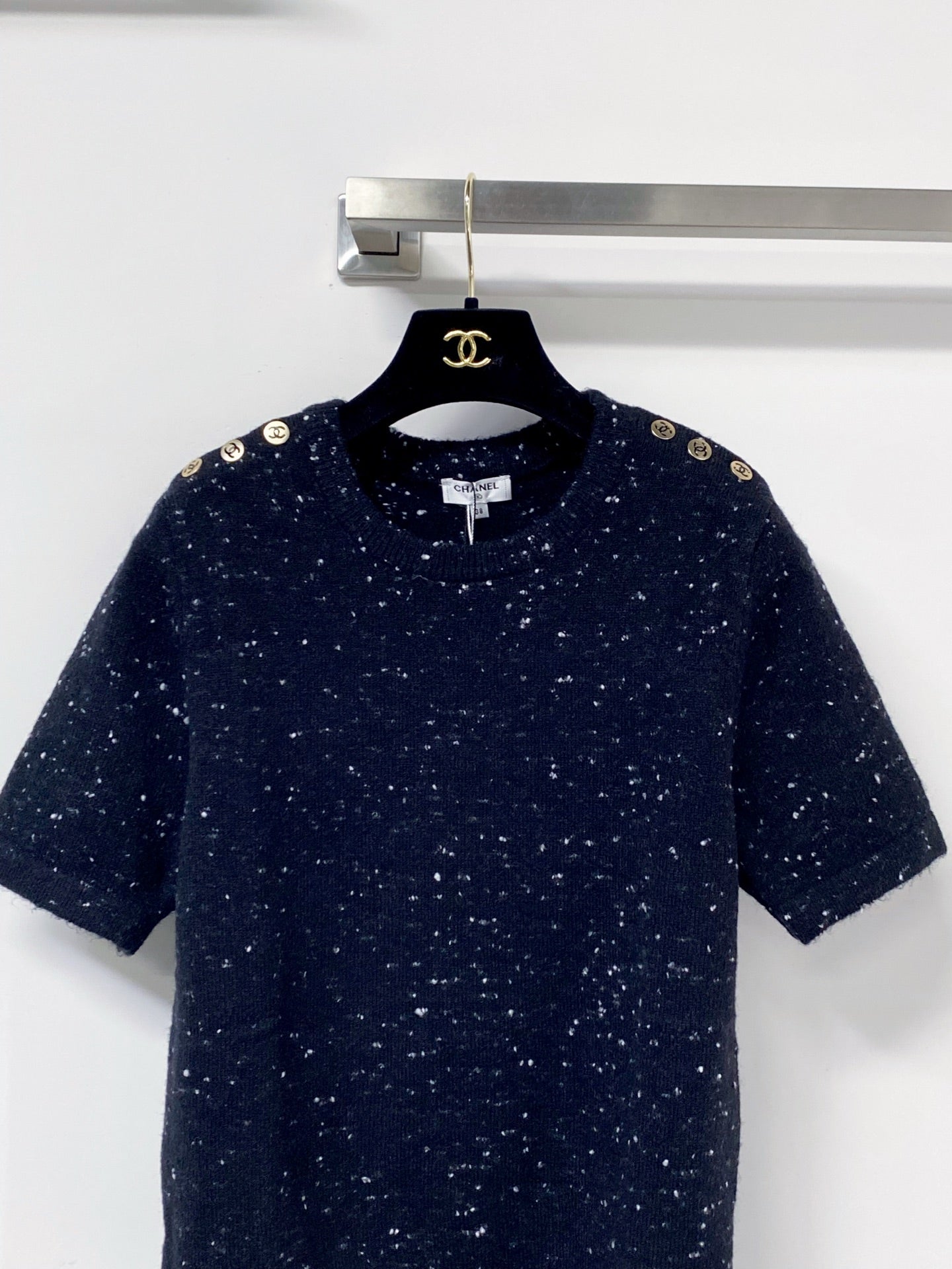 CHANEL 26S SHORT SLEEVE CREWNECK KNIT SWEATER 1507