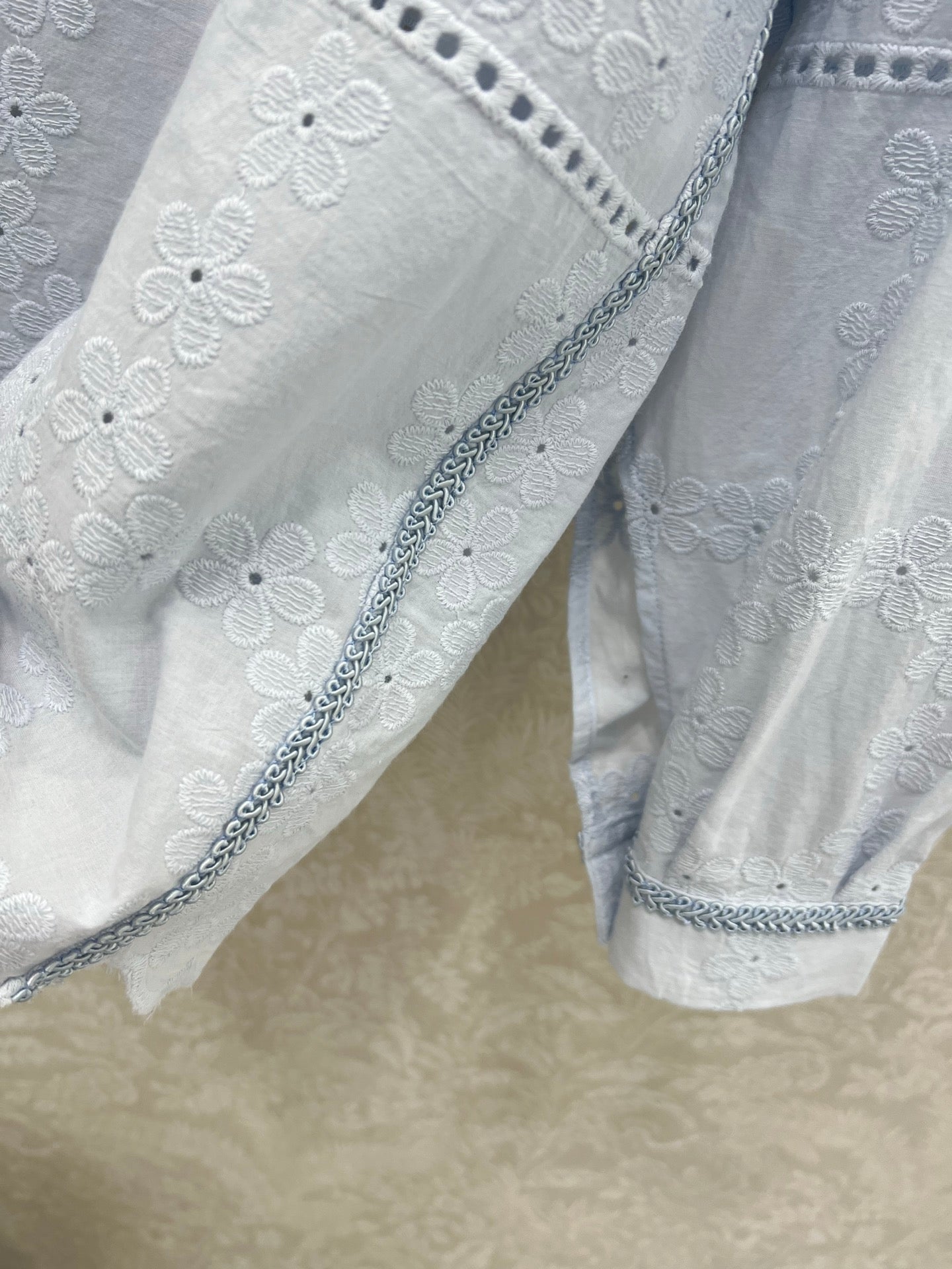 VALENTINO LONG-SLEEVE TOP AND SHORTS SET 275213