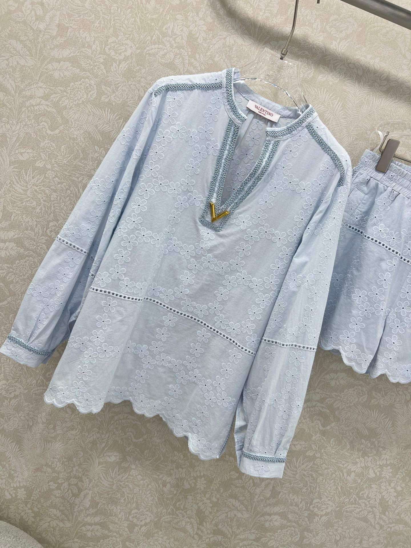 VALENTINO LONG-SLEEVE TOP AND SHORTS SET 275213